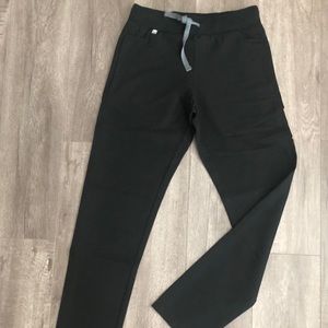 FIGS castelar skinny pocket scrub pant